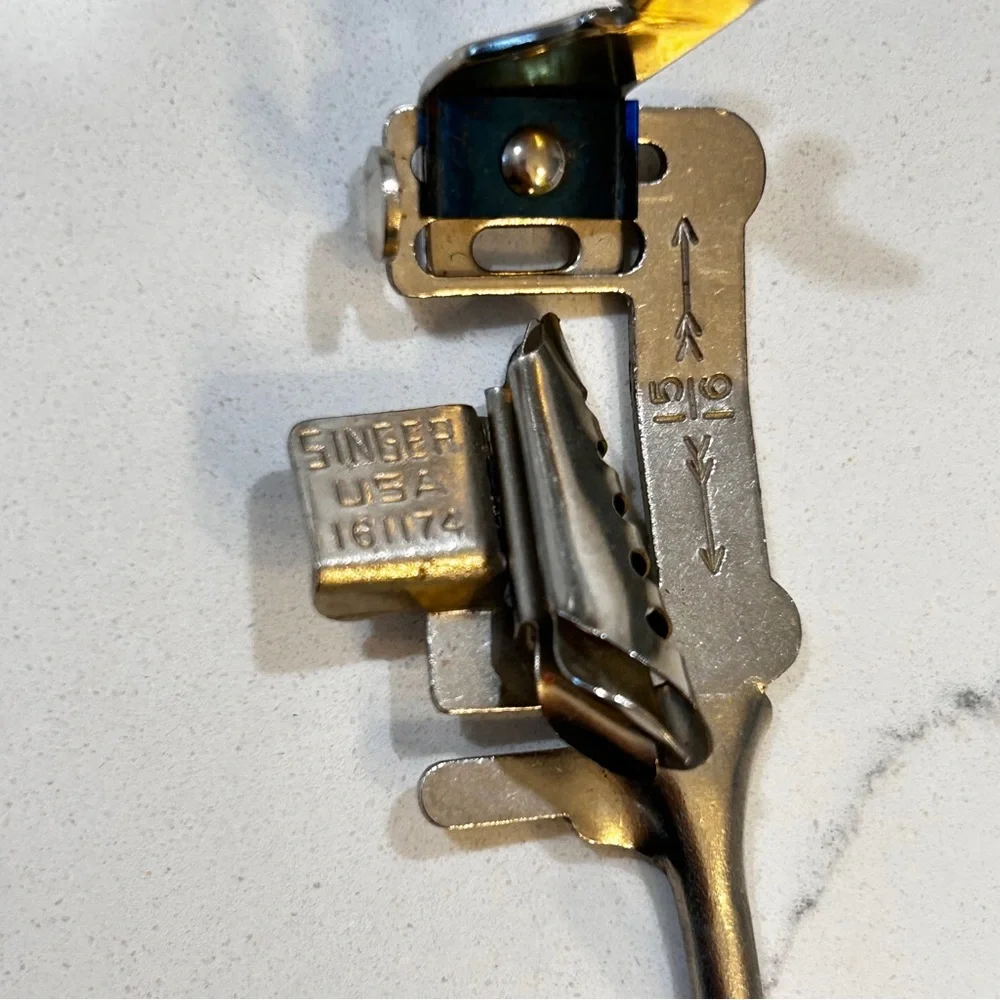 Singer Sewing Machine Foot Attachments - Picture 5 of 12